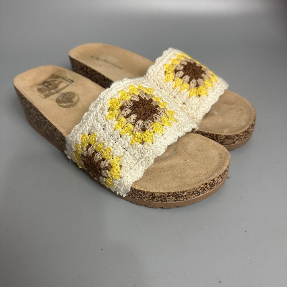 CL by Laundry Womens Sunflower Crochet Wedge Slide Sandals Tan Yellow Size 10